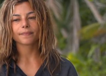 Σαν… την καλαμιά στον κάμπο η Ελευθερία στους Μπλε, κοιμάται μόνη της στην παραλία και ζητάει να αλλάξει ομάδα