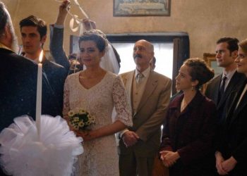 Alldaynews.gr Άγριες μέλισσες: Λάμπρος και Ελένη παντρεύονται!