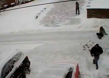 Εκτέλεσε εν ψυχρώ τους γείτονές του μετά από καβγά[Σκληρές εικόνες]