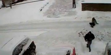 Εκτέλεσε εν ψυχρώ τους γείτονές του μετά από καβγά[Σκληρές εικόνες]