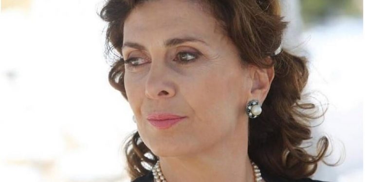 Alldaynews.gr Άγριες Μέλισσες: Η Μυρσίνη σε κρίσιμη κατάσταση στο νοσοκομείο!