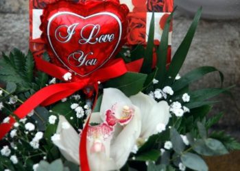 Αγίου Βαλεντίνου: Πώς θα λειτουργήσουν τα ανθοπωλεία αύριο-Προσοχή στο SMS