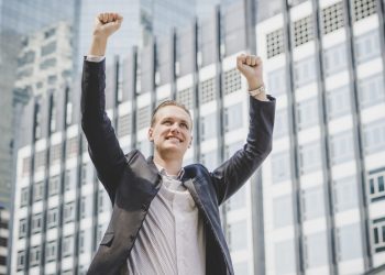 alldaynews.gr - Αυτοδημιούργητοι δισεκατομμυριούχοι στον χώρο της τεχνολογίας που εγκατέλειψαν το κολέγιο