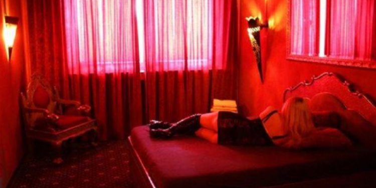 Alldaynews.gr Ν. Κόσμος: Οίκος ανοχής λειτουργούσε κανονικά! Είχε πάρει ΚΑΔ για ιατρείο φυσικοθεραπείας