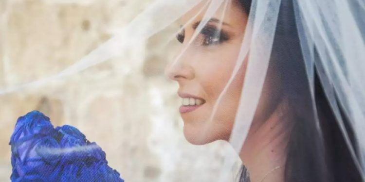 Alldaynews.gr Ηλιάνα Αραβή: «Πασίγνωστος κωμικός αυνανιζόταν στο τηλέφωνο, μου μιλούσε πάρα πολύ πρόστυχα»