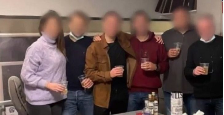 Κορονοπάρτι αστυνομικών μέσα στην ΓΑΔΑ-Εισαγγελική έρευνα για το συμβάν