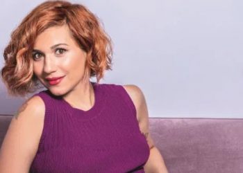 Πέννυ Μπαλτατζή: «Πασίγνωστος πολιτικός με πήρε και με έβαλε στα πόδια του»