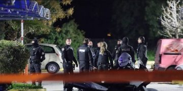 Alldaynews.gr Κηφισιά: Ο πατέρας που Σκότωσε το γιο του με τσεκούρι την ώρα που κοιμόταν και μετά τον τεμάχισε