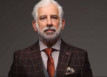 Παραμένει στο νοσοκομείο ο Φιλιππίδης! Το πρόβλημα με την καρδιά και οι εξετάσεις