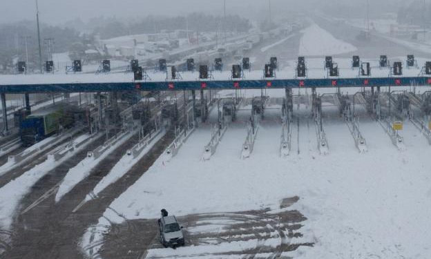 Alldaynews.gr «Μήδεια» Χωρίς σχέδιο: Έκοψαν την Ελλαδα στα 2 – Κλειστοί δρόμοι, εγκλωβισμένοι οδηγοί