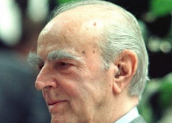 Alldaynews.gr «Σκάσε Αμαλία»: Η μέρα που ένα ανοιχτό μικρόφωνο πρόδωσε την ατάκα του Καραμανλή στην καλλονή σύζυγό του