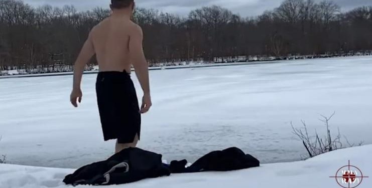 Alldaynews.gr Βούτηξε με το κεφάλι σε παγωμένη λίμνη – Έσπασε τον πάγο, έσπασε και το κεφάλι του (Video)