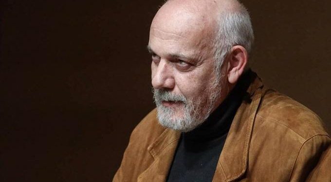 Alldaynews.gr Κιμούλης: «Δεν είναι ώρα να μιλήσω, σύντομα θα επανέλθω» (vid)