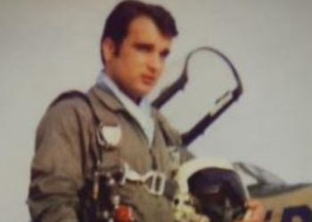 Κ. Κραββαρτόγιαννος: Ο ήρωας πιλότος που θυσιάστηκε για να σώσει 600 κατοίκους ενός μικρού χωριού της Κρήτης