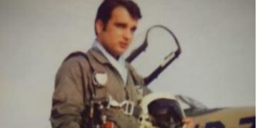 Alldaynews.gr Κ. Κραββαρτόγιαννος: Ο ήρωας πιλότος που θυσιάστηκε για να σώσει 600 κατοίκους ενός μικρού χωριού της Κρήτης