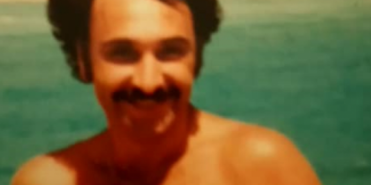 Alldaynews.gr Συγκινεί ο Μ. Λάζος: Αναζητά τα 2 παιδιά που του έσωσαν τη ζωή το 1981