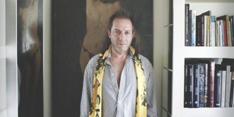 Λιγνάδης: Αποκαλυπτικές εικόνες από το σπίτι του! Οι παιδικές κάλτσες και η Κουδουνίστρα!