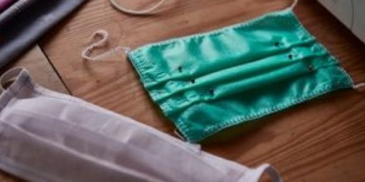 Γκίκας: Εξετάζουμε για Υποχρεωτική χρήση διπλής μάσκας