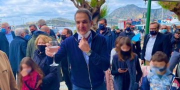 Θέμα στον Guardian το γεύμα Μητσοτάκη στην Ικαρία