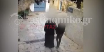 Alldaynews.gr Σοκαριστικό Βίντεο Ντοκουμέντο: Παπάς-Σατανάς ασελγεί σε νεαρό σε στενό της Πλάκας