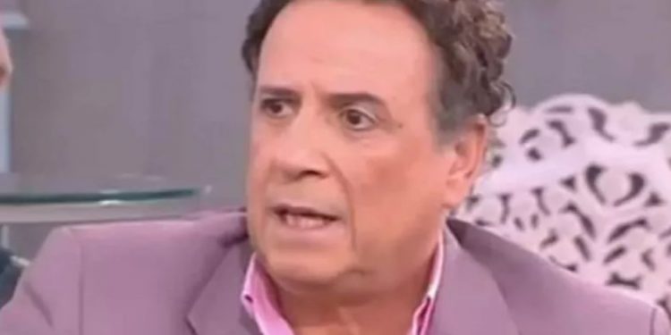 Alldaynews.gr Χάρης Ρώμας: «Υπάρχει τρίτος σκηνοθέτης που καλεί αγόρια και τους λέει να αυνανιστούν»