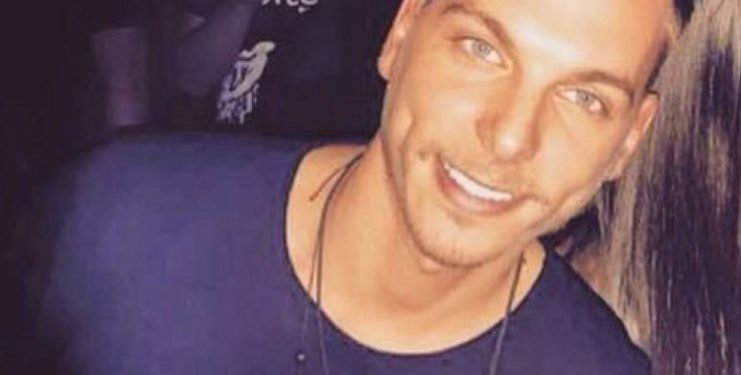 Δολοφονία Σπύρου Καρέλη: Σπαραγμός στο «τελευταίο αντίο»-Αναπάντητο το “γιατί” της δολοφονίας του 35χρονου[photos]