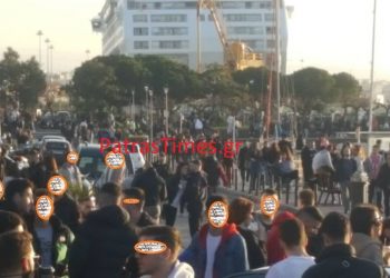 Αδιανόητες εικόνες – Βόλτες στην παραλία χωρίς μάσκες!