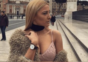 Με σουτιέν ποζάρει η Ιωάννα Τούνη μέσα στα χιόνια![photo]