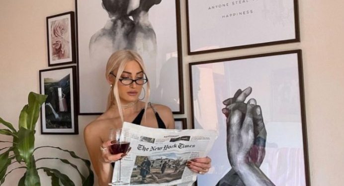 Ιωάννα Τούνη: Έβγαλε την πιο απαγορευμένη φωτό της με τη βοήθεια της… μαμάς της! (Pic)