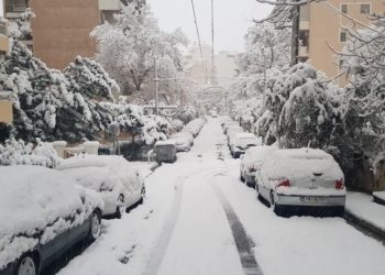 Alldaynews.gr Χιόνια στην Αττική: Δύσκολες οι μετακινήσεις-Πού υπάρχουν προβλήματα