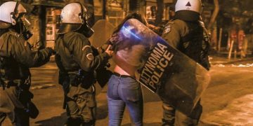 Alldaynews.gr «Πάμε στο στενό να σε γ…»: Καταγγελία ότι 18χρονη ξυλοκοπήθηκε και παρενοχλήθηκε από αστυνομικούς