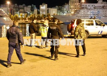 Πειραιάς: ΙΧ με δύο επιβαίνοντες έπεσε στο λιμάνι (pics)