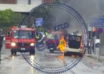 Φωτιά σε ταξί στο κέντρο της Αθήνας[photos]