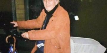 Alldaynews.gr Θρήνος για τον Κυρ Νίκο: Είχε κάποτε 150 εργαζόμενους και πέθανε πουλώντας λαχεία-Η άγνωστη ζωή του