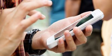 Προσοχή! Γιατί δεν πρέπει να παρακολουθείτε ερωτικά βίντεο από το κινητό σας