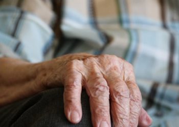 Βόλος: Γιαγιά 101 ετών νίκησε τον κορονοϊό