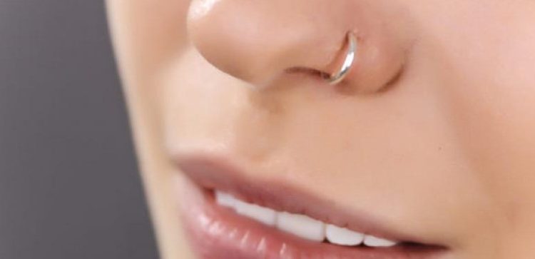 Alldaynews.gr Πώς από μία τρύπα στη μύτη πήγε να χάσει τη ζωή της από μυστηριώδη πάθηση