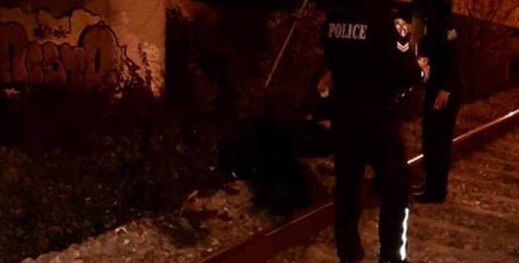 Νεκρός νεαρός στις γραμμές του Προαστιακού[Σοκαριστική Φωτογραφία]