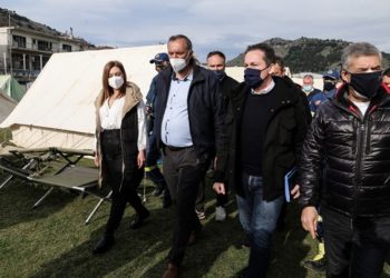 Πέτσας: Την Δευτέρα έως 6.000 ευρώ στους σεισμόπληκτους της Ελασσόνας-300.000 ευρώ σε κάθε δήμο