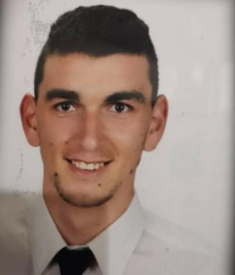Νέα Τραγωδία: Ο 22χρονος ποδοσφαιριστής Αντώνης Θεοδοσίου έχασε τη ζωή του στο γήπεδο