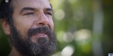 Λύγισε και ο Τριαντάφυλλος: «Πλέον μιλάω στη θάλασσα και τις πέτρες, δεν μου μιλάει κανείς»