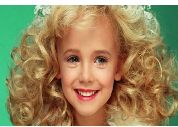 Το 6χρονο κοριτσάκι που βρέθηκε στραγγαλισμένο στο υπόγειο του σπιτιού του-Η δολοφονία της μικρής «Βασίλισσας της Ομορφιάς»