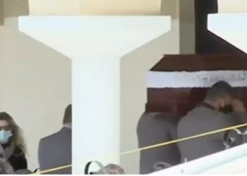 Θρήνος στην κηδεία του 23χρονου Ιάσονα που σκοτώθηκε στο τροχαίο στην Βουλή[video]