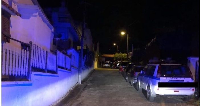 Αρτέμιδα-Κορονοπάρτι: 26χρονος τραυματίστηκε όταν πήδηξε για να γλιτώσει πρόστιμο της ΕΛ.ΑΣ.