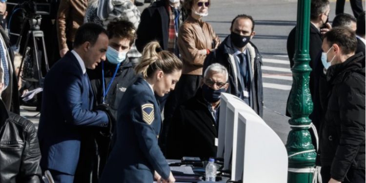 Alldaynews.gr Το λάθος της Σοφίας Κορμά στην διέλευση των αμερικανικών μαχητικών