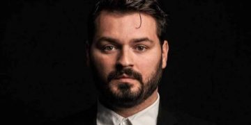 Συγκλονίζει ο Γιάννης Απέργης: «Στο σχολείο ουρούσαν στην τσάντα μου επειδή είμαι Αλβανός»[video]