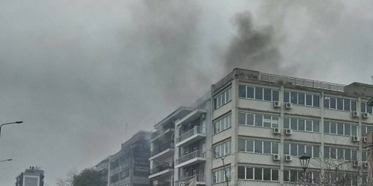 Θεσσαλονίκη: Στο νοσοκομείο 35χρονος μετά από έκρηξη σε συνεργείο αυτοκινήτων