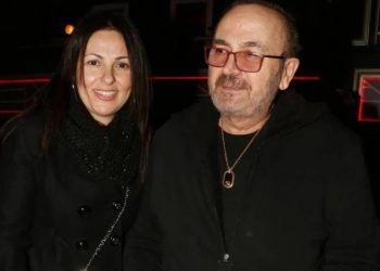 Έξαλλη η σύζυγος του Σταμάτη Γονίδη: “Mε τι μυαλό κοινοποιείς ένα βρέφος χωρίς την συγκατάθεση των γονιών”