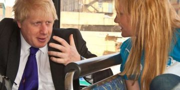 Alldaynews.gr Επιχειρηματίας «καίει» τον Μπόρις Τζόνσον: «Είχαμε 4 χρόνια σχέση – Του έστελνα τόπλες φωτογραφίες»