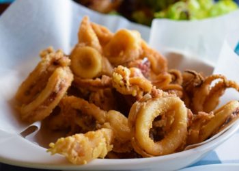 Καλαμαράκια: Το κόλπο για να τα τηγανίσεις και να τα απογειώσεις!